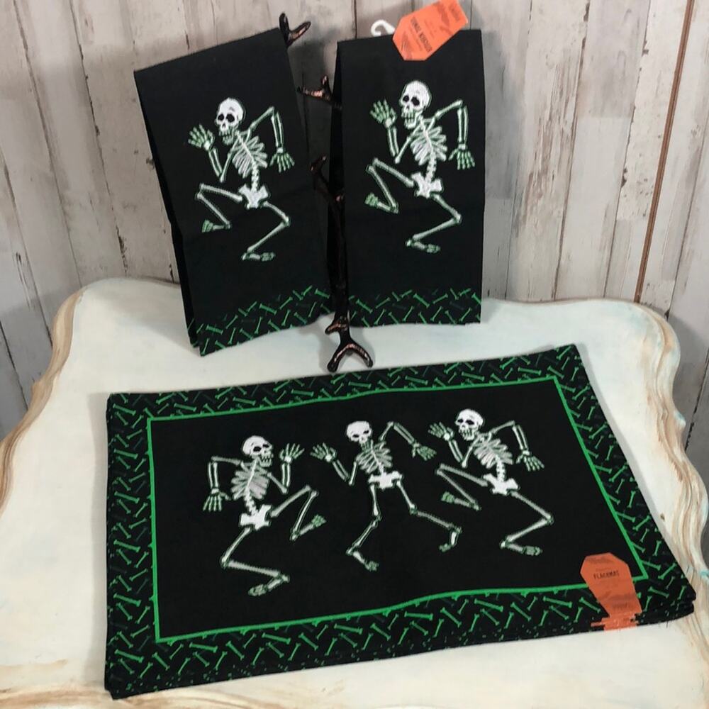 NWT Halloween Party Table Set with Dancing Skeletons - 8 Placemats and 2 Towels
